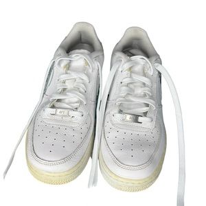 Youth Nike Air Force.‎